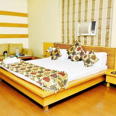 Hotel Mandakini Plaza Kanpur Eksteriør billede