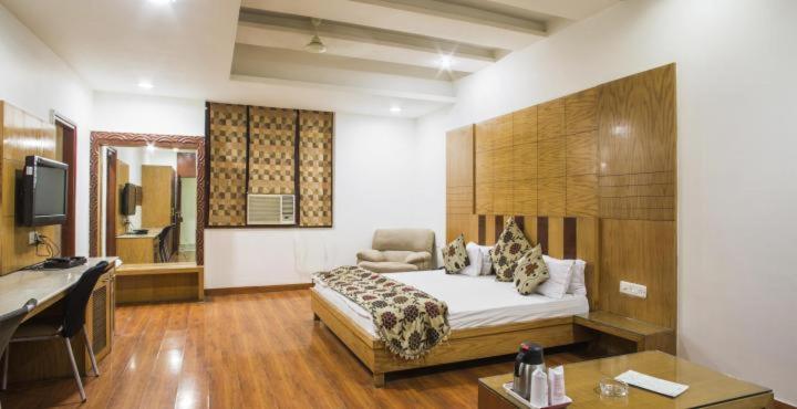Hotel Mandakini Plaza Kanpur Eksteriør billede
