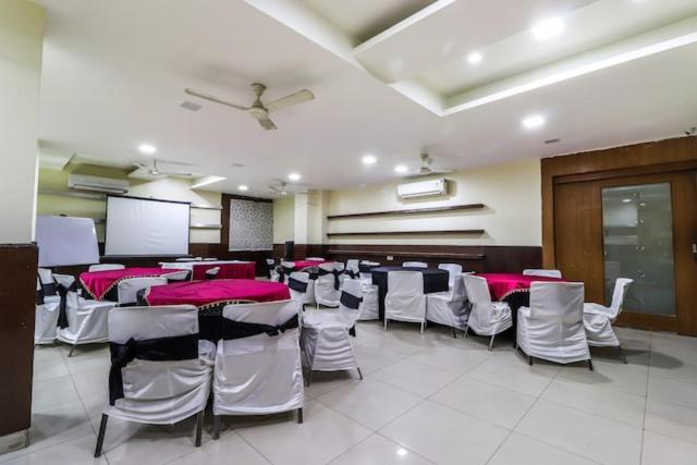 Hotel Mandakini Plaza Kanpur Eksteriør billede