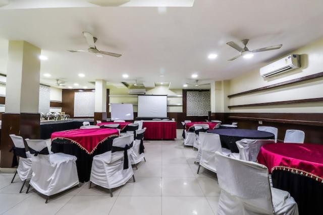 Hotel Mandakini Plaza Kanpur Eksteriør billede